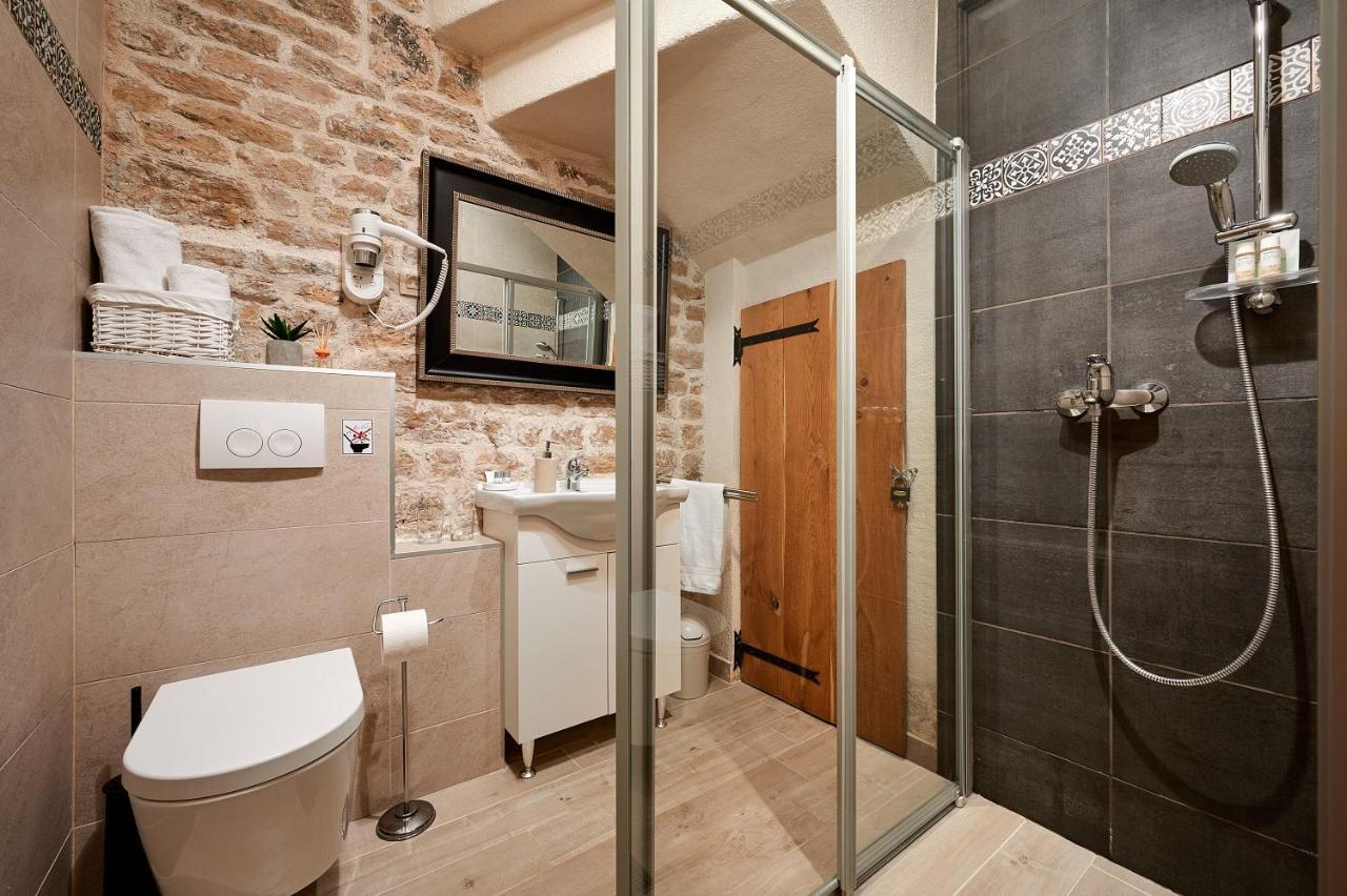 Rustic Apartments Sv Frane In The Old Town シベニク エクステリア 写真