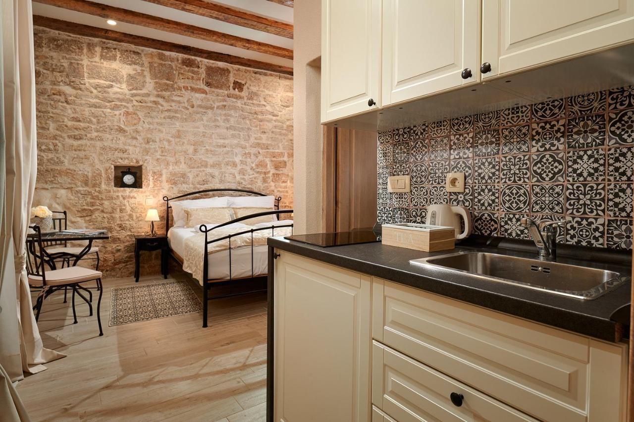 Rustic Apartments Sv Frane In The Old Town シベニク エクステリア 写真