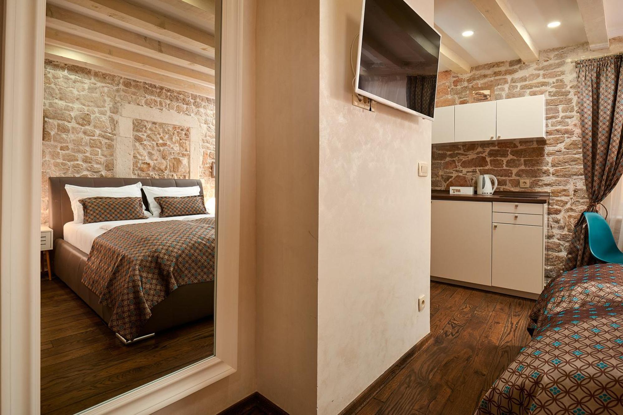 Rustic Apartments Sv Frane In The Old Town シベニク エクステリア 写真
