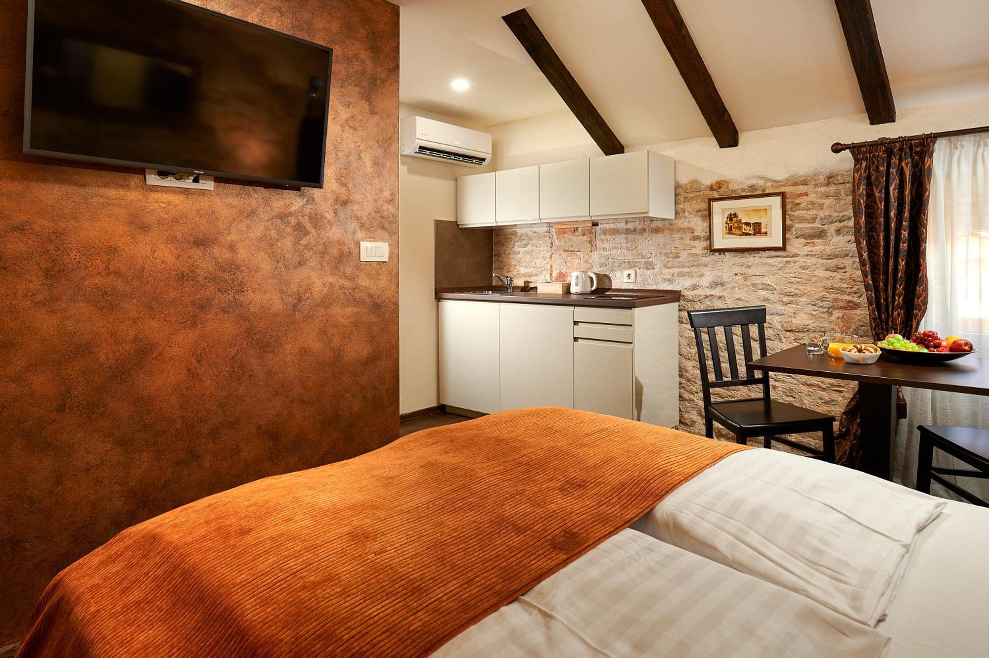 Rustic Apartments Sv Frane In The Old Town シベニク エクステリア 写真