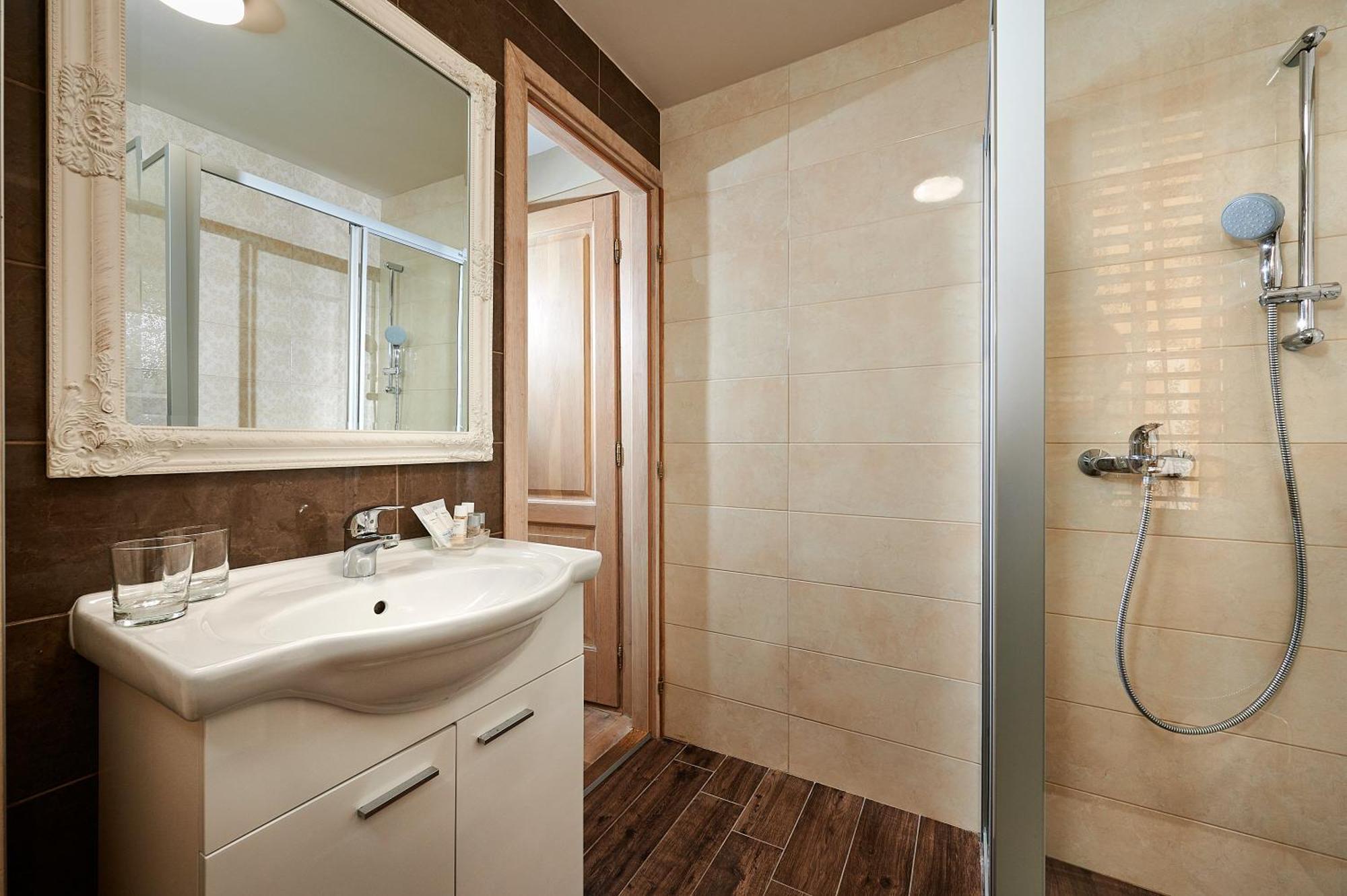 Rustic Apartments Sv Frane In The Old Town シベニク エクステリア 写真