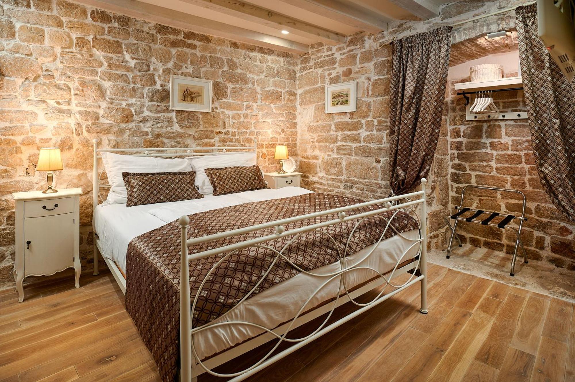 Rustic Apartments Sv Frane In The Old Town シベニク エクステリア 写真