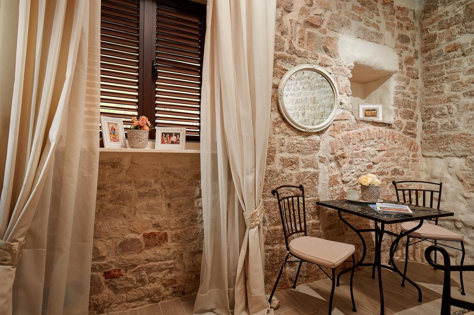 Rustic Apartments Sv Frane In The Old Town シベニク エクステリア 写真