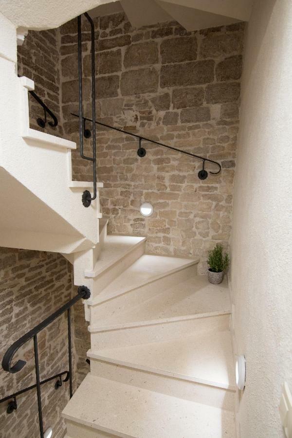 Rustic Apartments Sv Frane In The Old Town シベニク エクステリア 写真