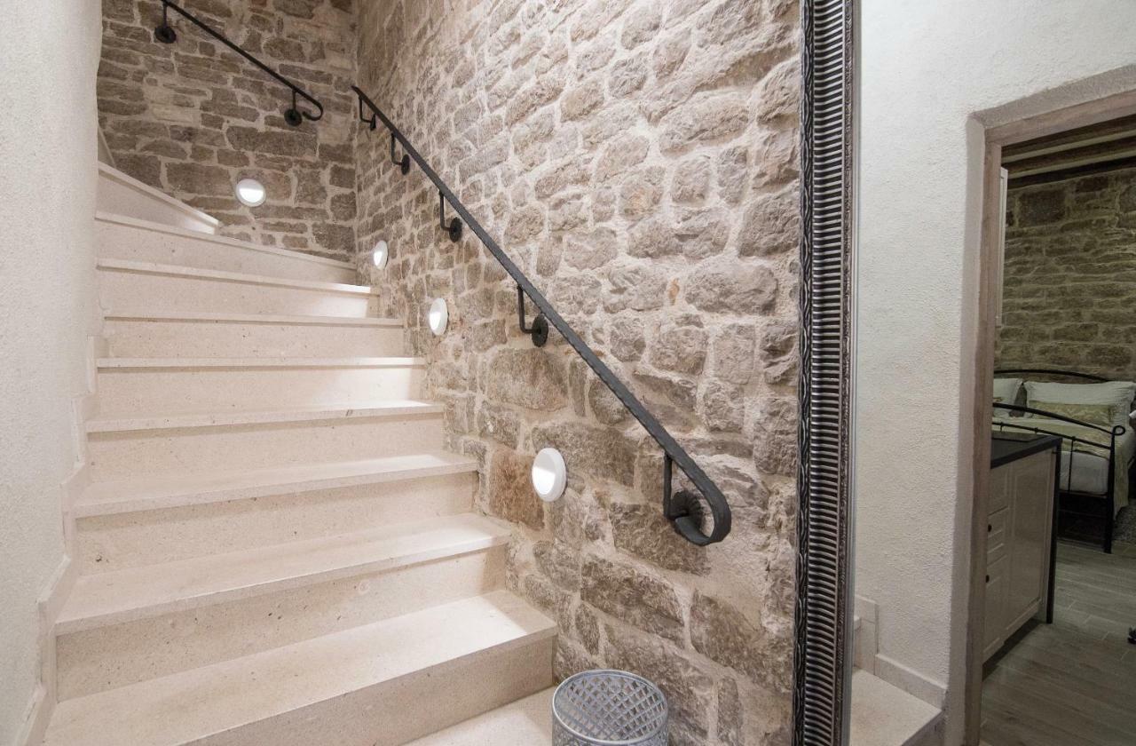Rustic Apartments Sv Frane In The Old Town シベニク エクステリア 写真